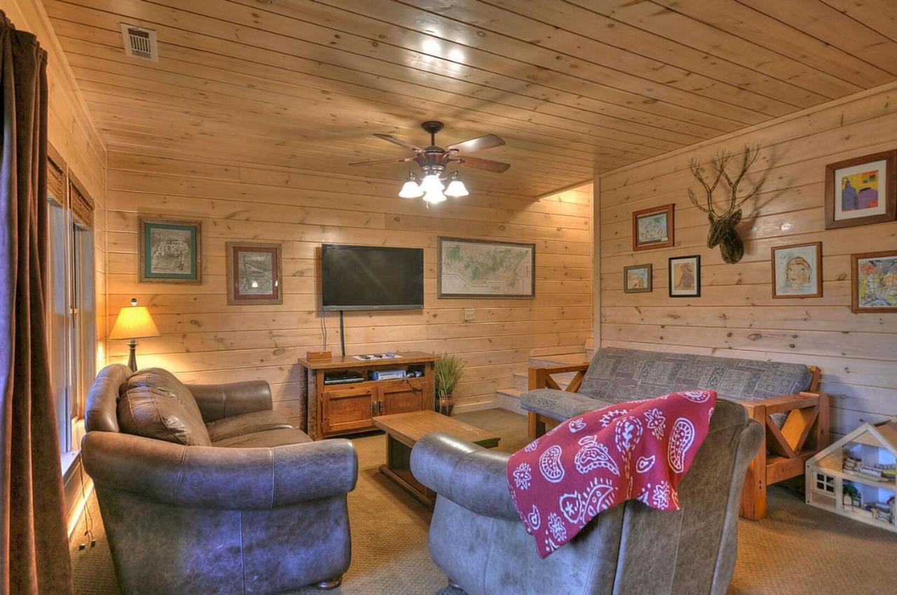 Aska Adventure Lodge ブルーリッジ山脈 エクステリア 写真